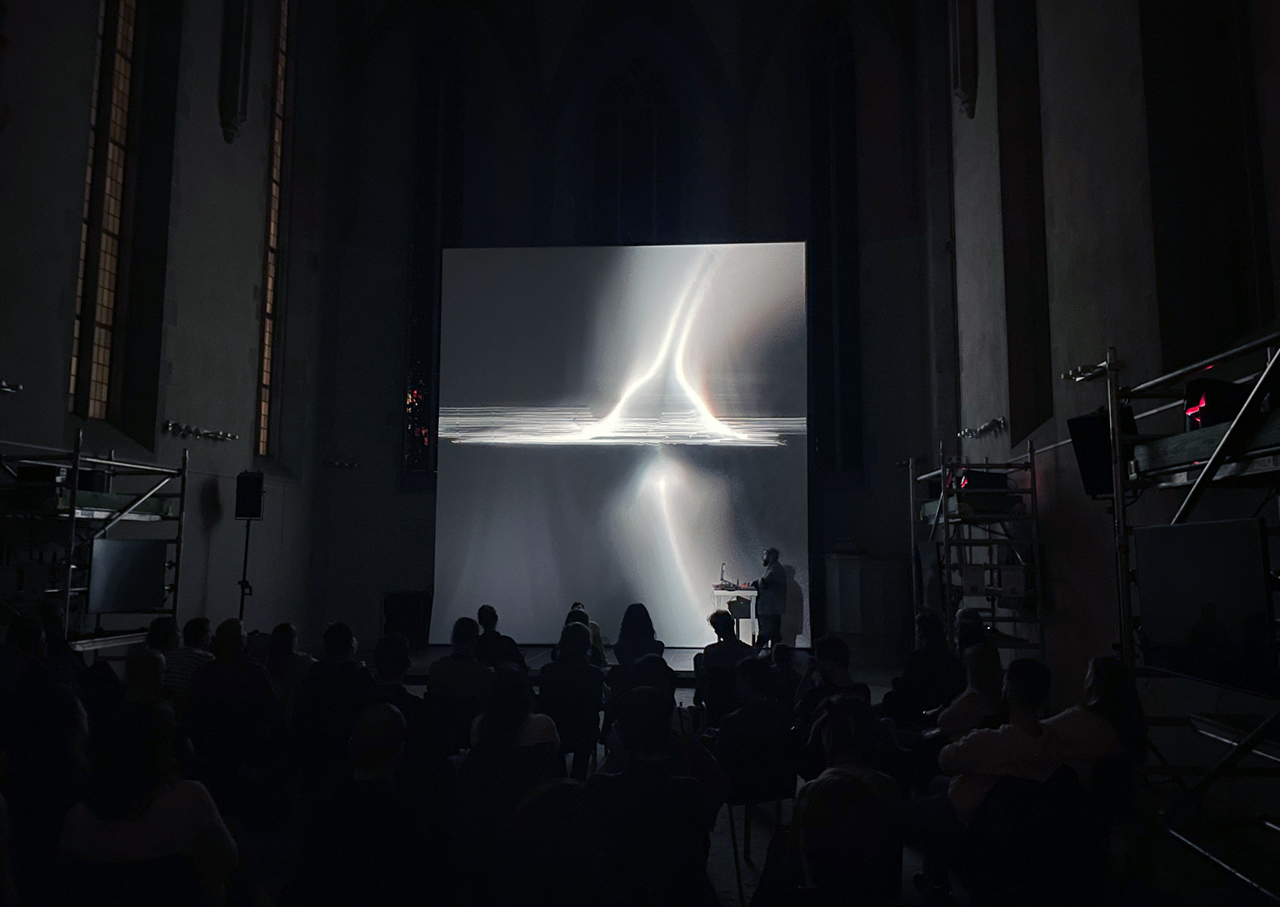 AV Performance w/ Michael Rauter at DAZ | visuals by Geso