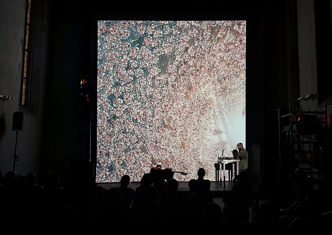 AV Performance w/ Michael Rauter at DAZ | visuals by Geso